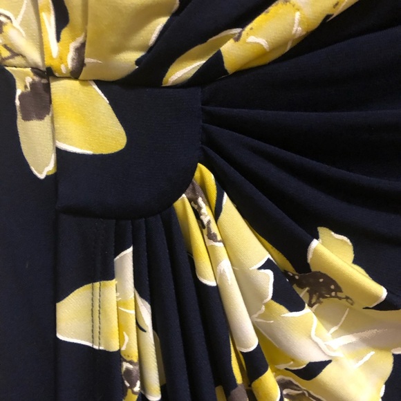 ☀️ Connected Apparel Drop Sleeve Rouched Dress Navy/Yellow Floral Size 4P - Picture 5 of 11